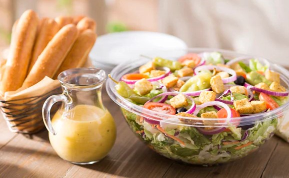 What Most People Don't Realize About Olive Garden Salad